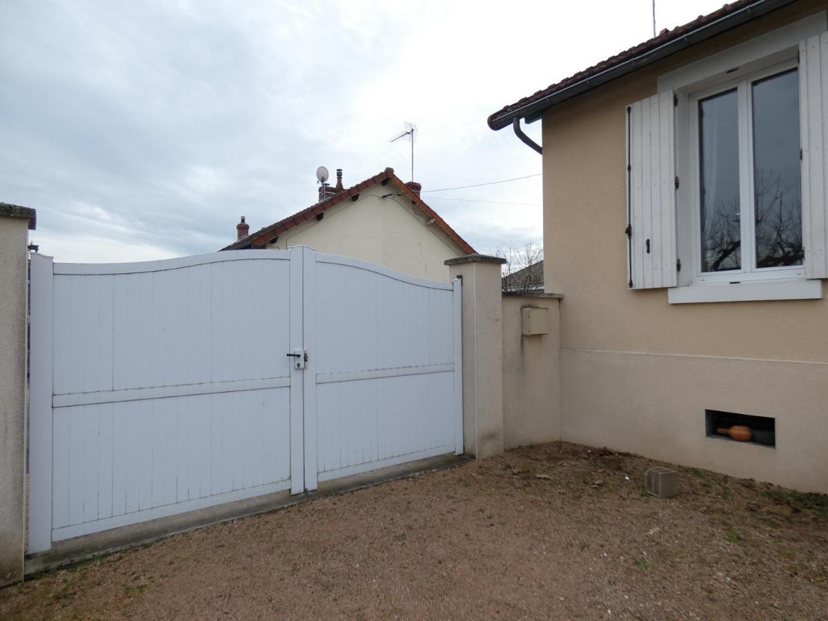 Gite De L Epinette Commentry Exterior photo
