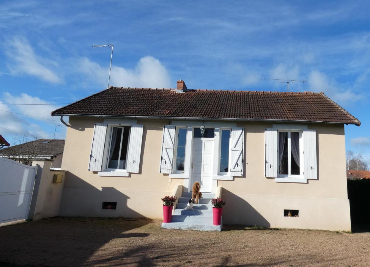 Gite De L Epinette Commentry Exterior photo